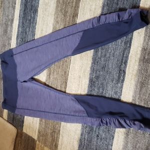 Lululemon leggings.    *03